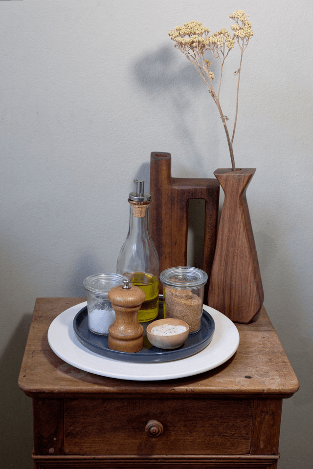 Petit soliflore noyer / Perrine Besson