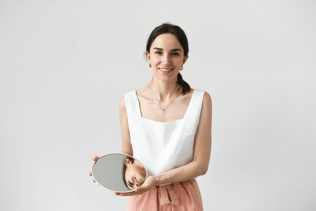Miroir Aura modèle médium / Claire Buet